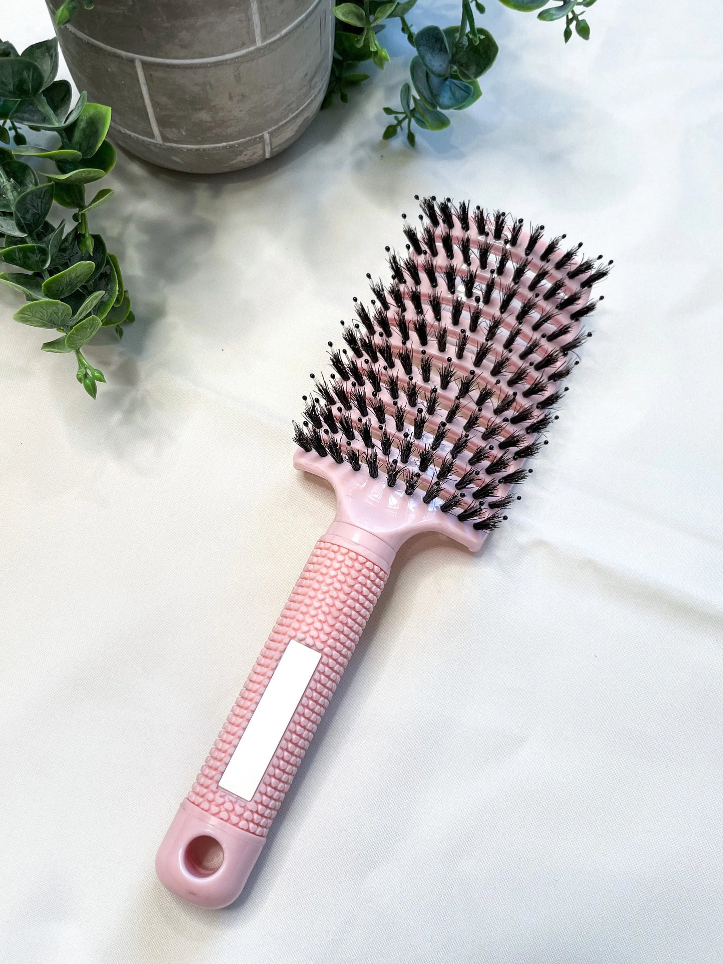 Detangling brush || Soft bristles & soft nylon teeth
