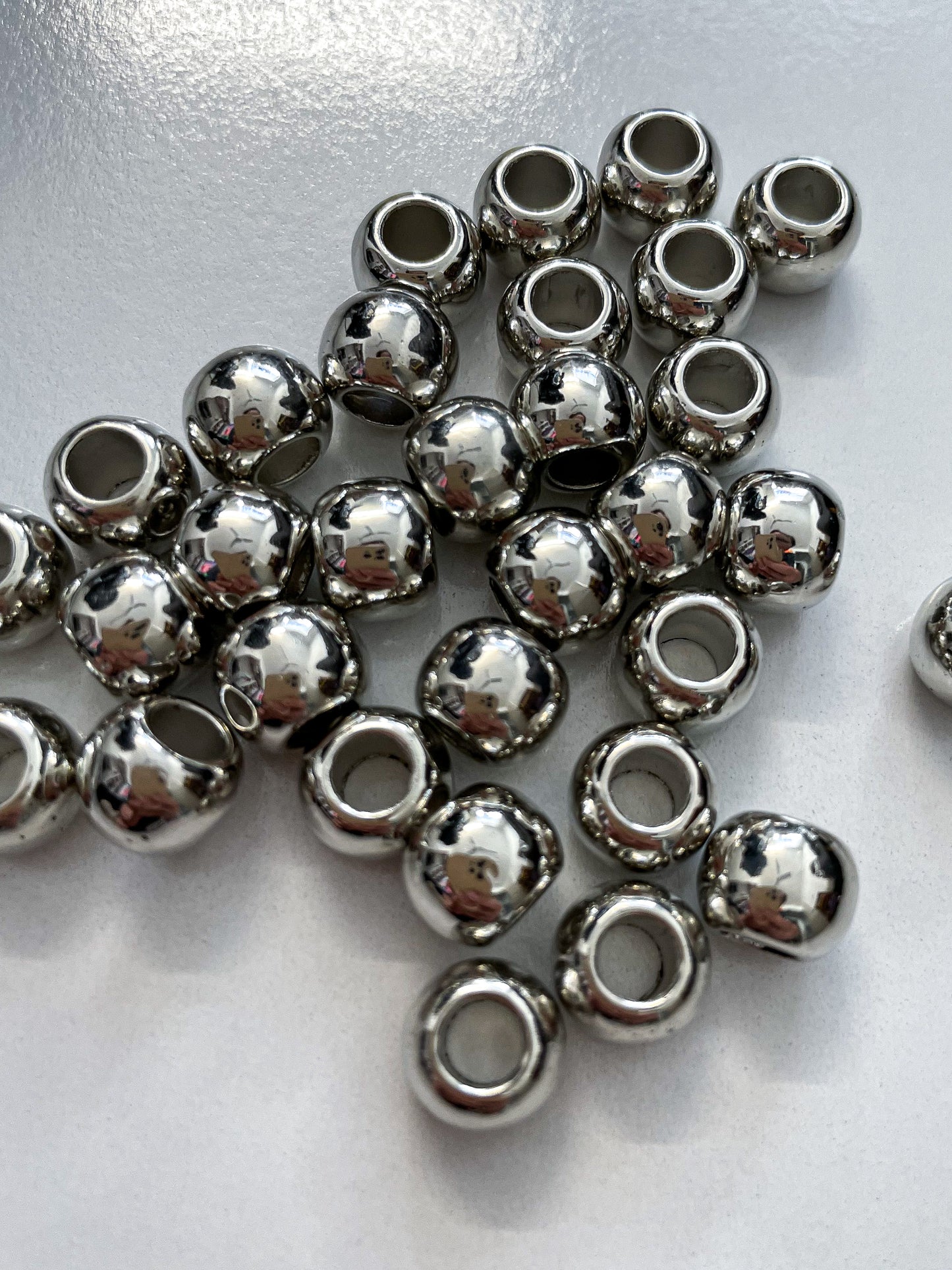 Beads (silver, black, rose gold, white, clear)
