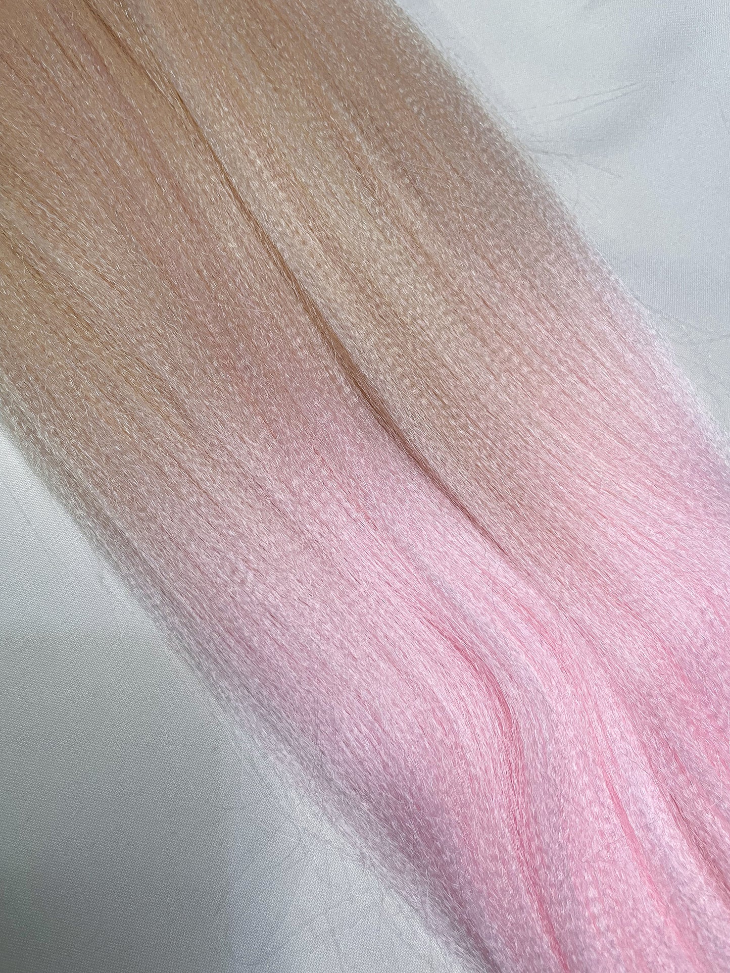 BLONDE PINK WHITE OMBRÉ Braiding hair extensions