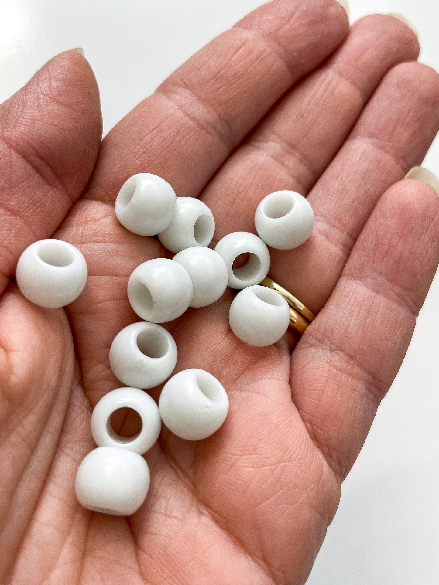 Beads (silver, black, rose gold, white, clear)