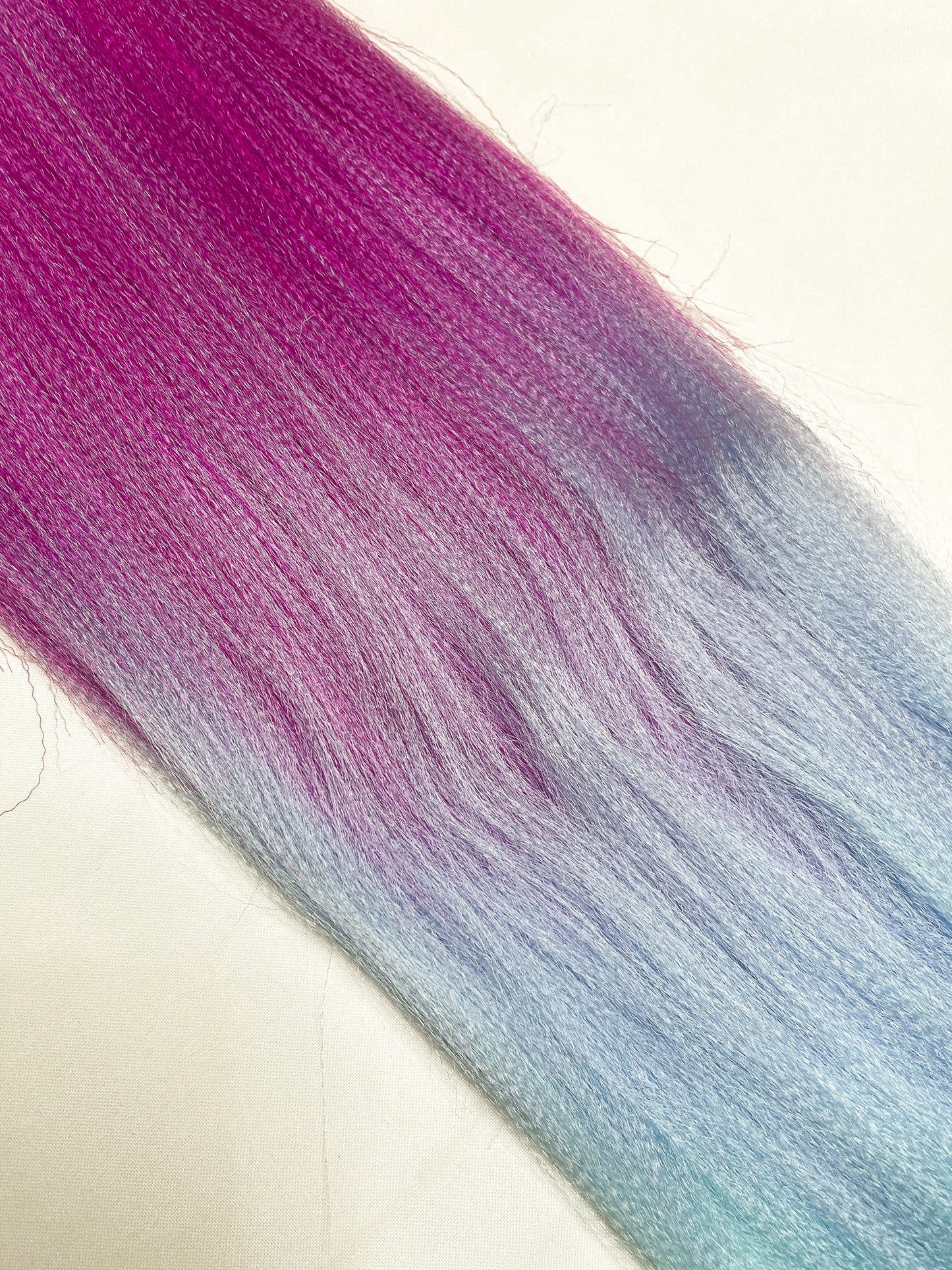 BRIGHT PINK AQUA OMBRÉ Braiding hair extensions