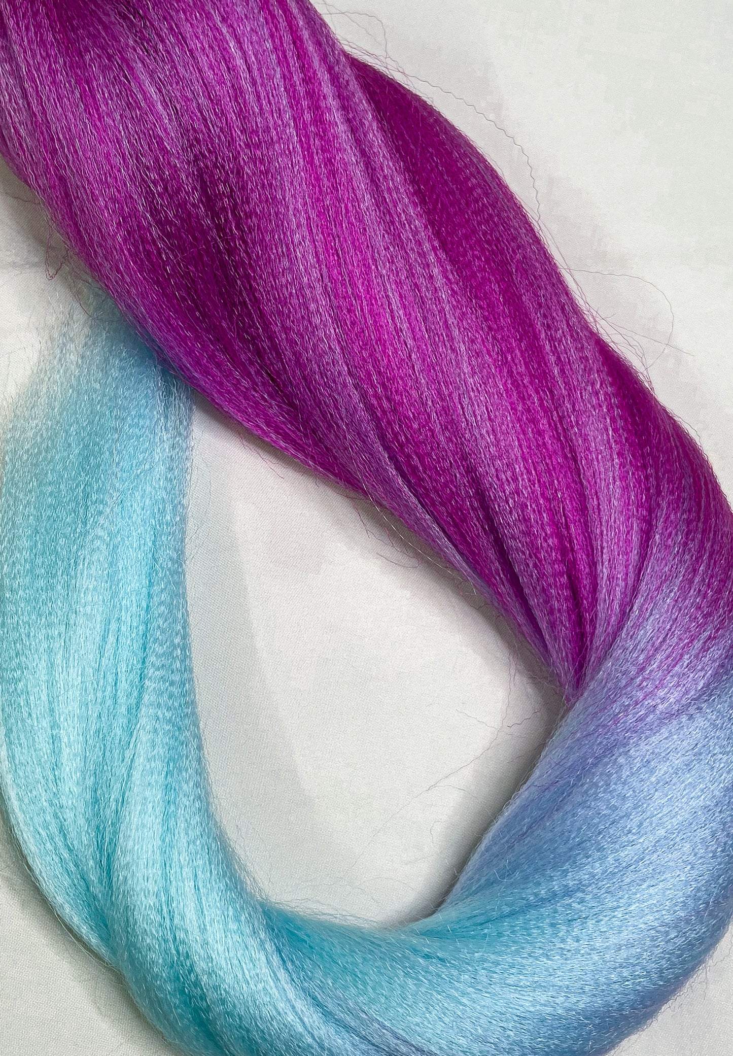 BRIGHT PINK AQUA OMBRÉ Braiding hair extensions