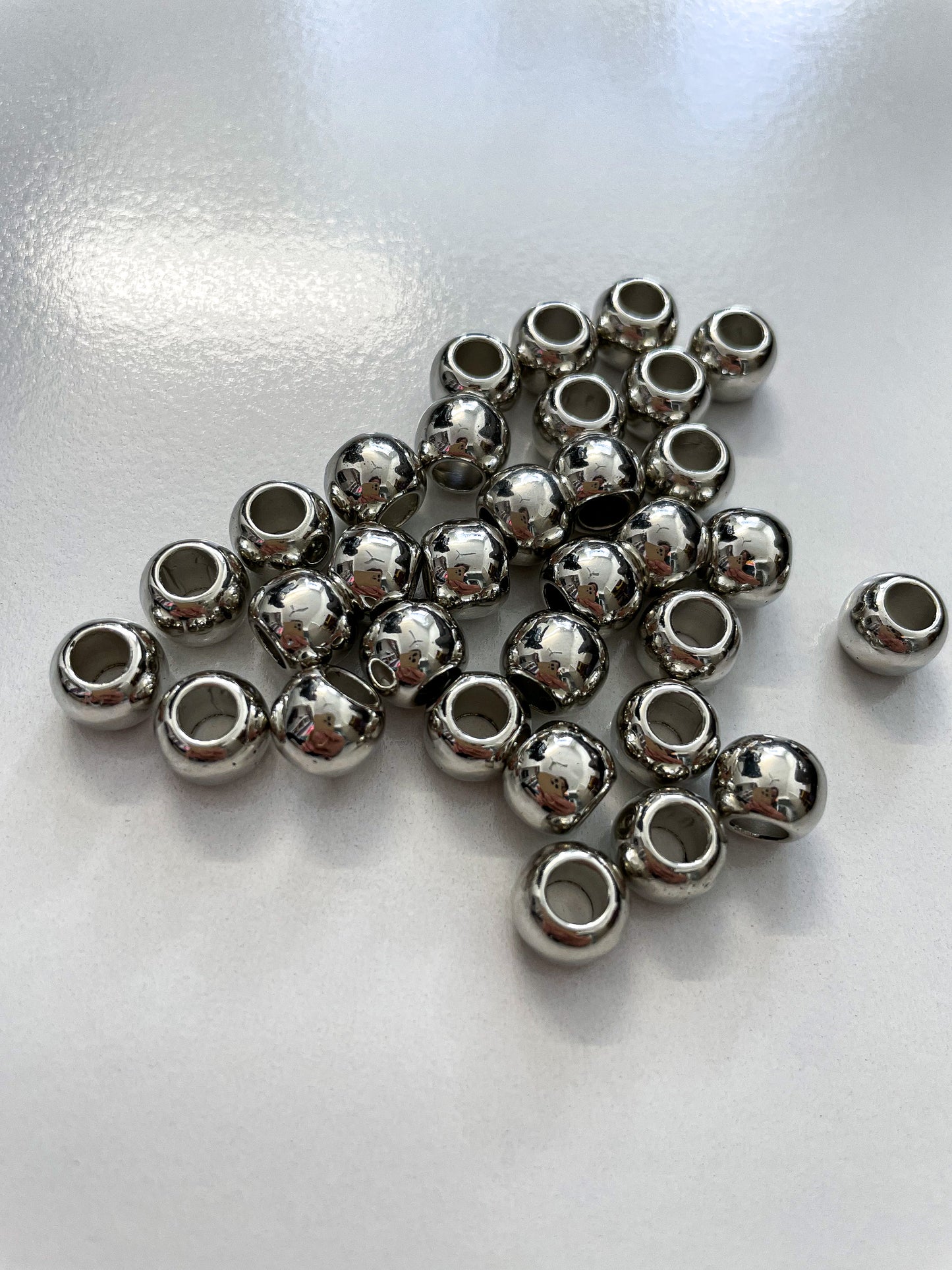 Beads (silver, black, rose gold, white, clear)